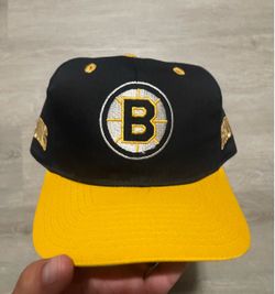 NWOT Vintage 90s Boston Bruins Snapback Cap Black Yellow