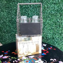 Farmhouse Milk Bottles With Metal Carrier 
