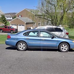 2005 Ford Taurus