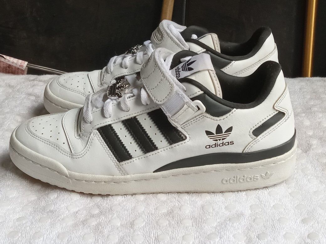 Adidas Forum low - Size 10 - $25