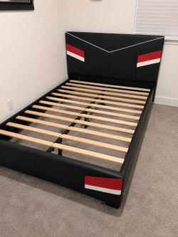 Full Racing style faux leather platform bed frame