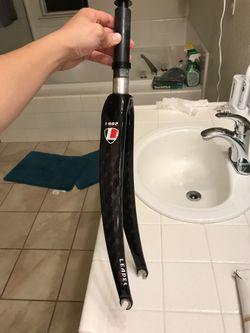 Leader i-802 Aero carbon fork (1-1/8”)