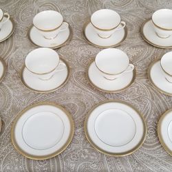 Tea Set (8) Royal Doulton England 