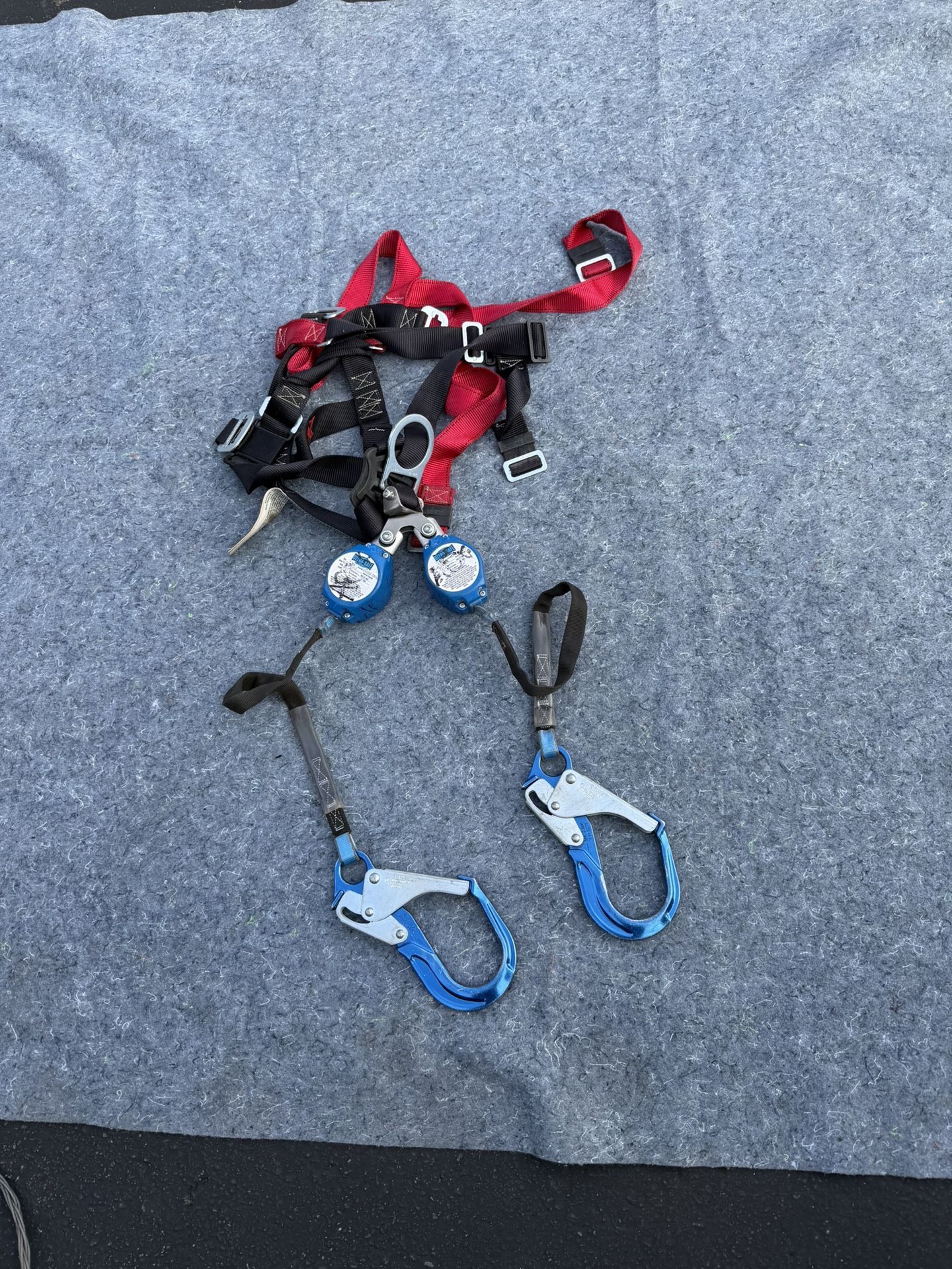 Ultra-Safe Dual SRL Fall Protection Harness System – Professional Safety Gear