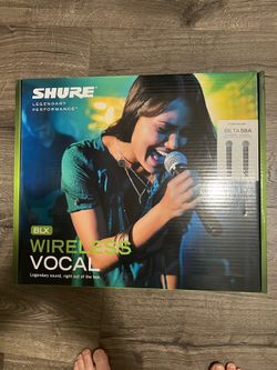 Shure BLX288/Beta 58A Wireless Microphone - Black   BLX288/B58 UHF
