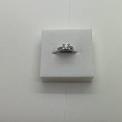 18KWG  Engagement Ring  