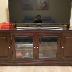 TV Stand/ Entertainment Center 