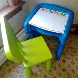 Child Desk And Chair 