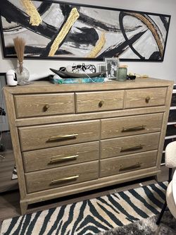Large dresser like new