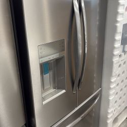 Frigidaire French Door Refrigerator 