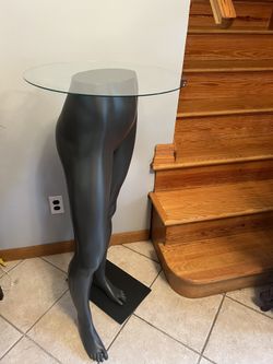 Mannequin Table