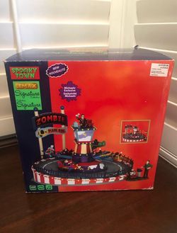 Lemax Spooky Town-Zombie Plane Ride