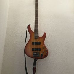Ibanez’s EDB 700 4 STRING Bass Sunburst W Fender Rumble 25 Amp 