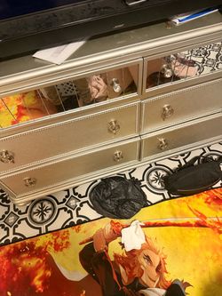 Complete bed set with drawers