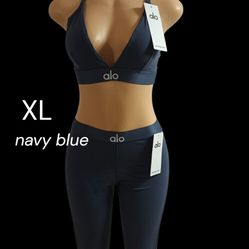 Alo Yoga Airluft Outfit