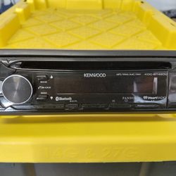 Kenwood Radio Bluetooth Face-off  & Memphis 6" 3way Speakers  Used