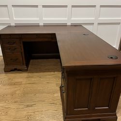 Havertys L-shaped Computer Desk And Return 