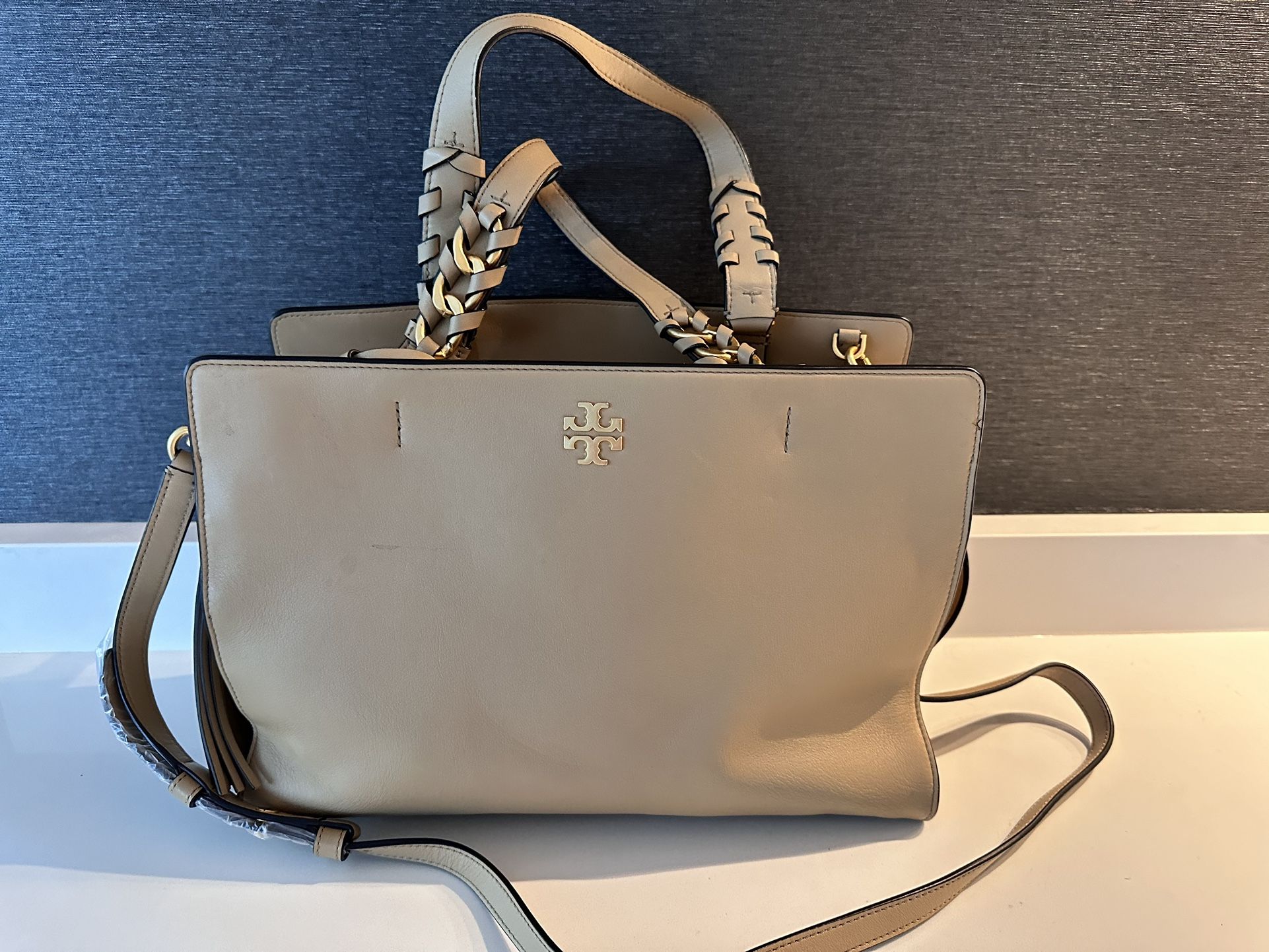 Tory Burch Leather Handbag 