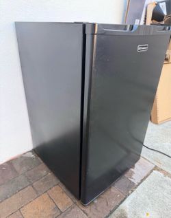 Mini fridge