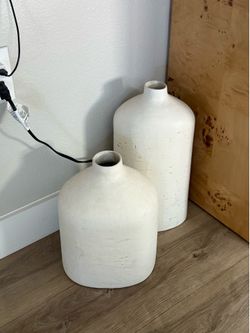 Hearth and Hand with Magnolia vases