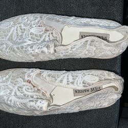 Lacy Whiteish Steve Madden Slip Ons Sz 8-8.5