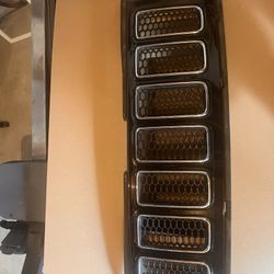 Jeep Grand Cherokee 2011-2013 Upper Black Grill