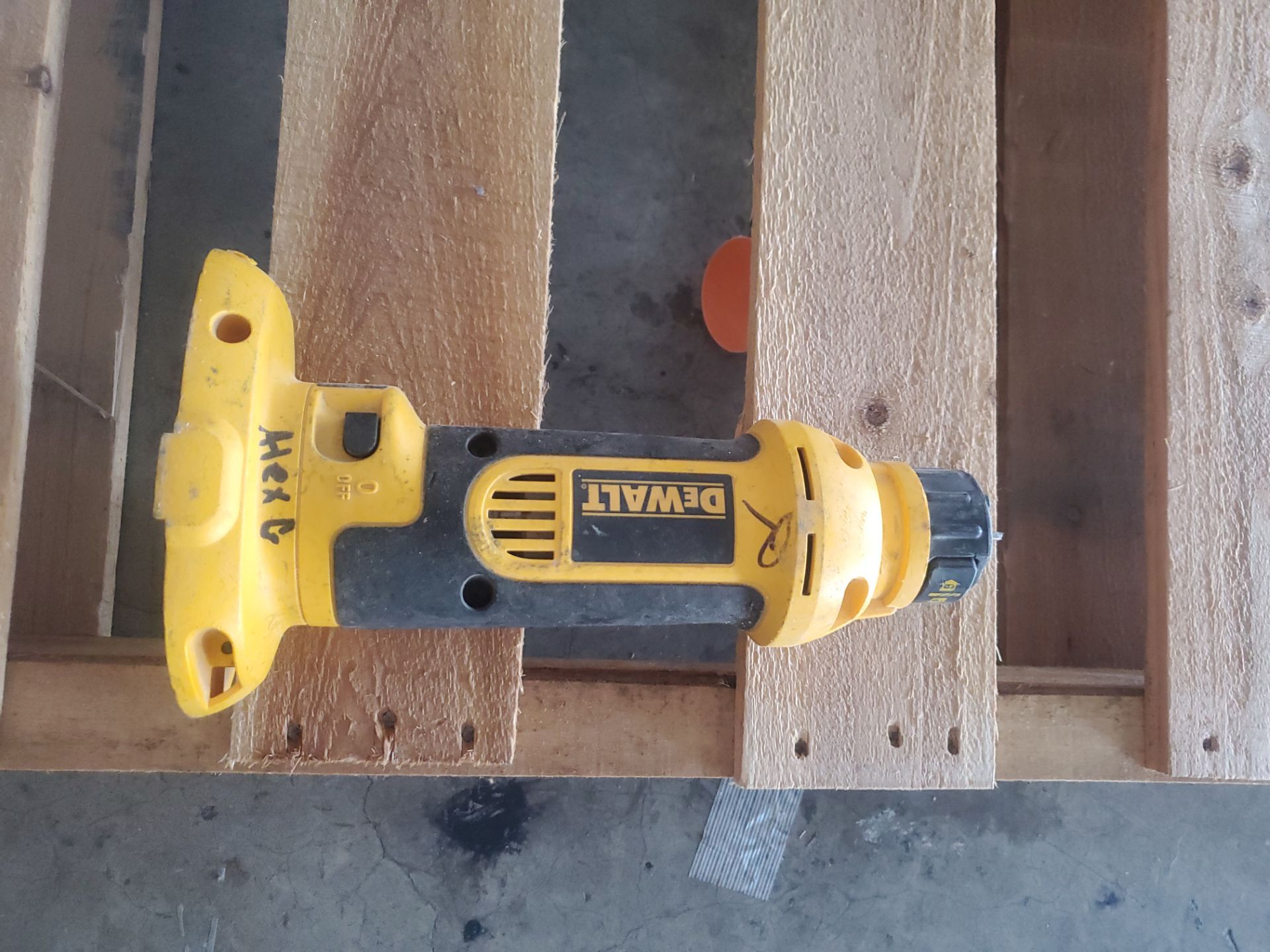 Dewalt cut out tool