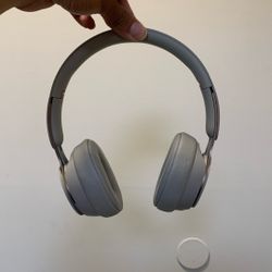  Eat Headphones