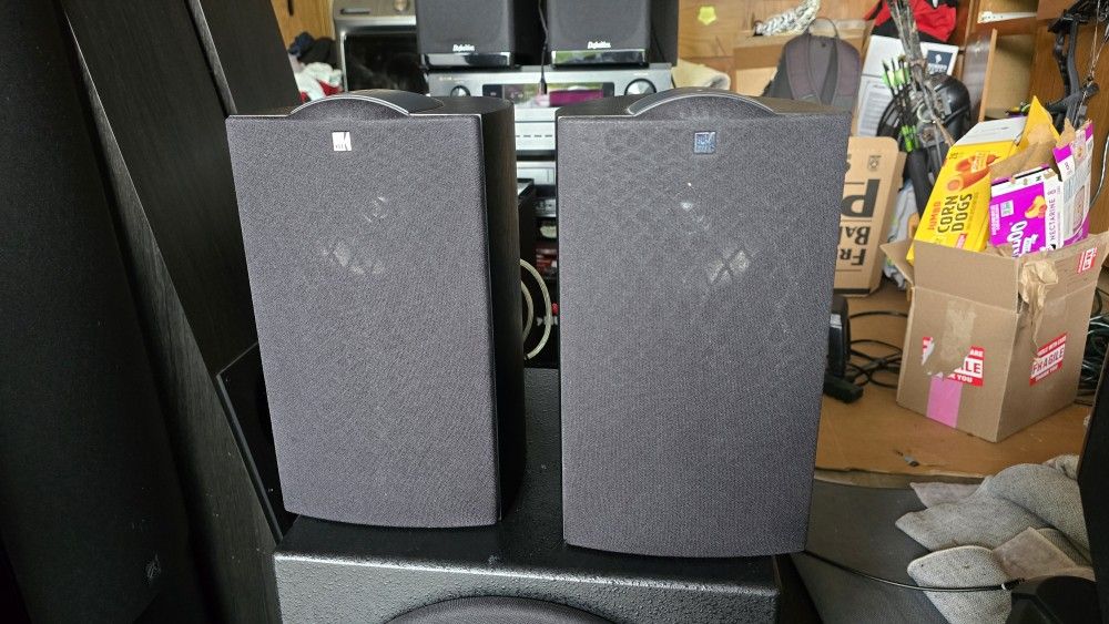 KEF iQ1 Bookshelf Speakers In New Condition