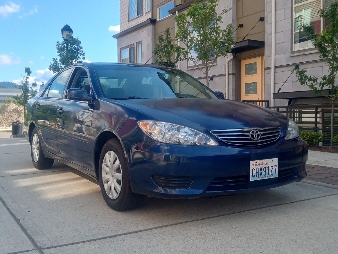2005 Toyota Camry LE
