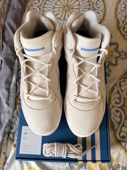 adidas BadBo 1.0 Bad Bunny Resilience