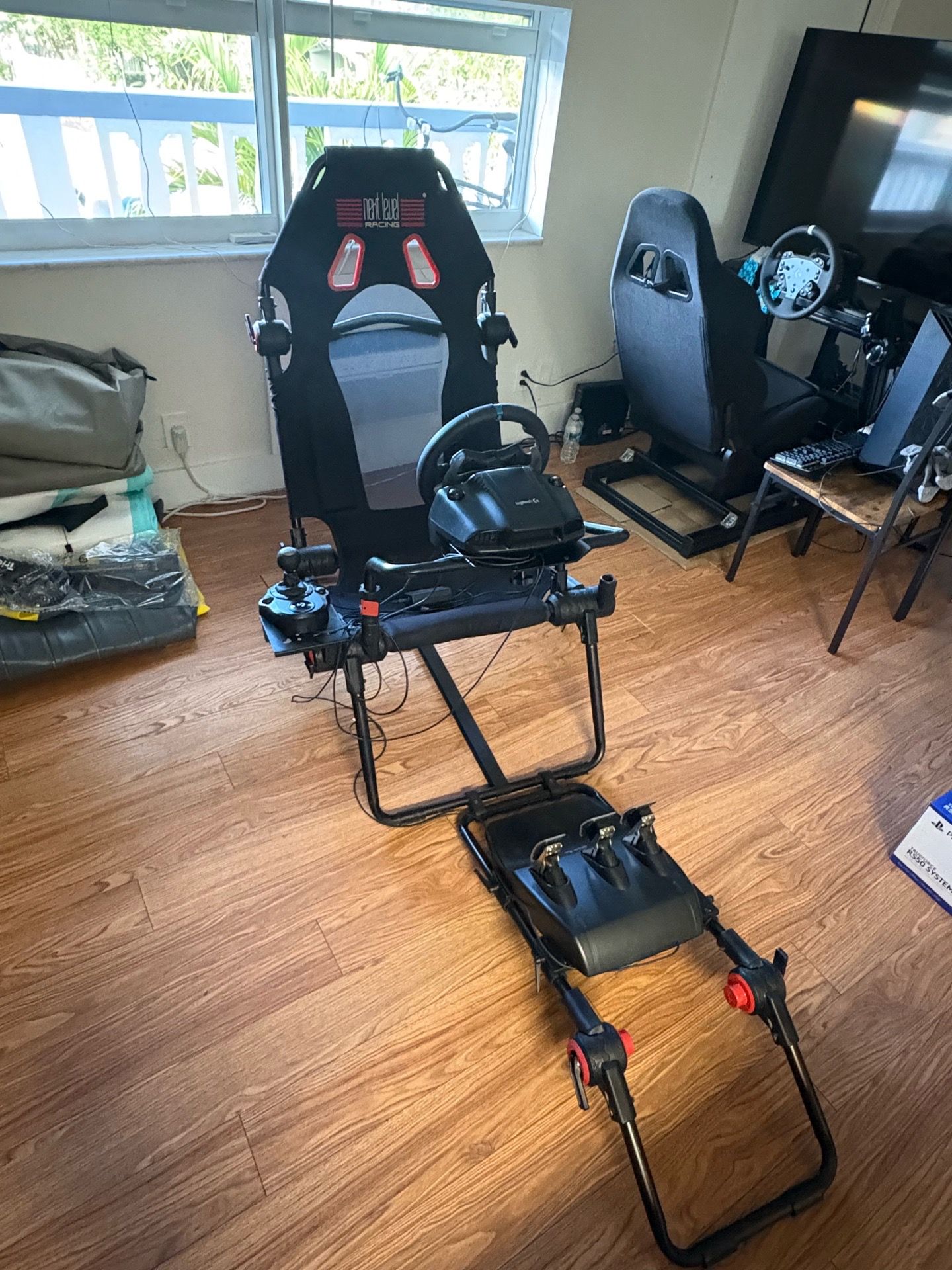 Logitech G29 Racing Wheel + Shifter + Next Level Racing F-GT Lite ...