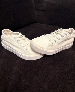 Heelys HES10454 Sneaker Triple White Wheeled Skate Shoes size youth 4