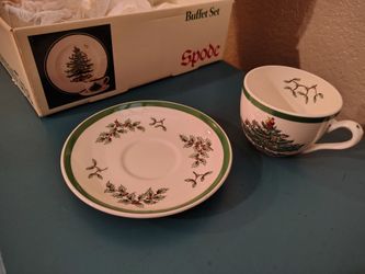 Spode Christmas Tree Cup and Saucer Buffet Set