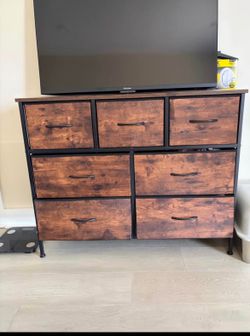 Lightweight fabric dresser