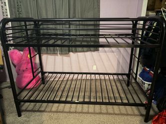Twin sized bunkbeds