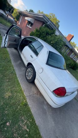 2003 Ford Crown Victoria