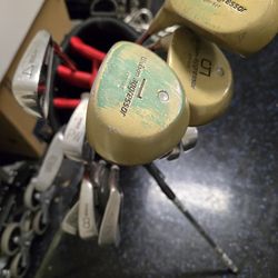 Wilson Aggressor Golf Club Set + Taylor Made Golf Bag