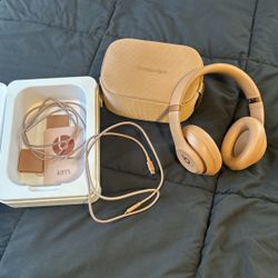 Beats Studio Pro x Kim Kardashian  