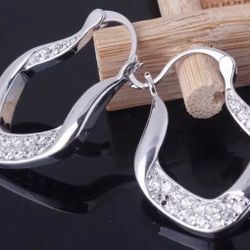 18k WHITE GOLD PLATED CRYSTAL HOOP DANGLE EARRINGS 