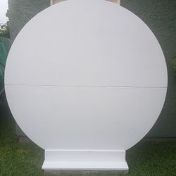 6' Round White Backdrop