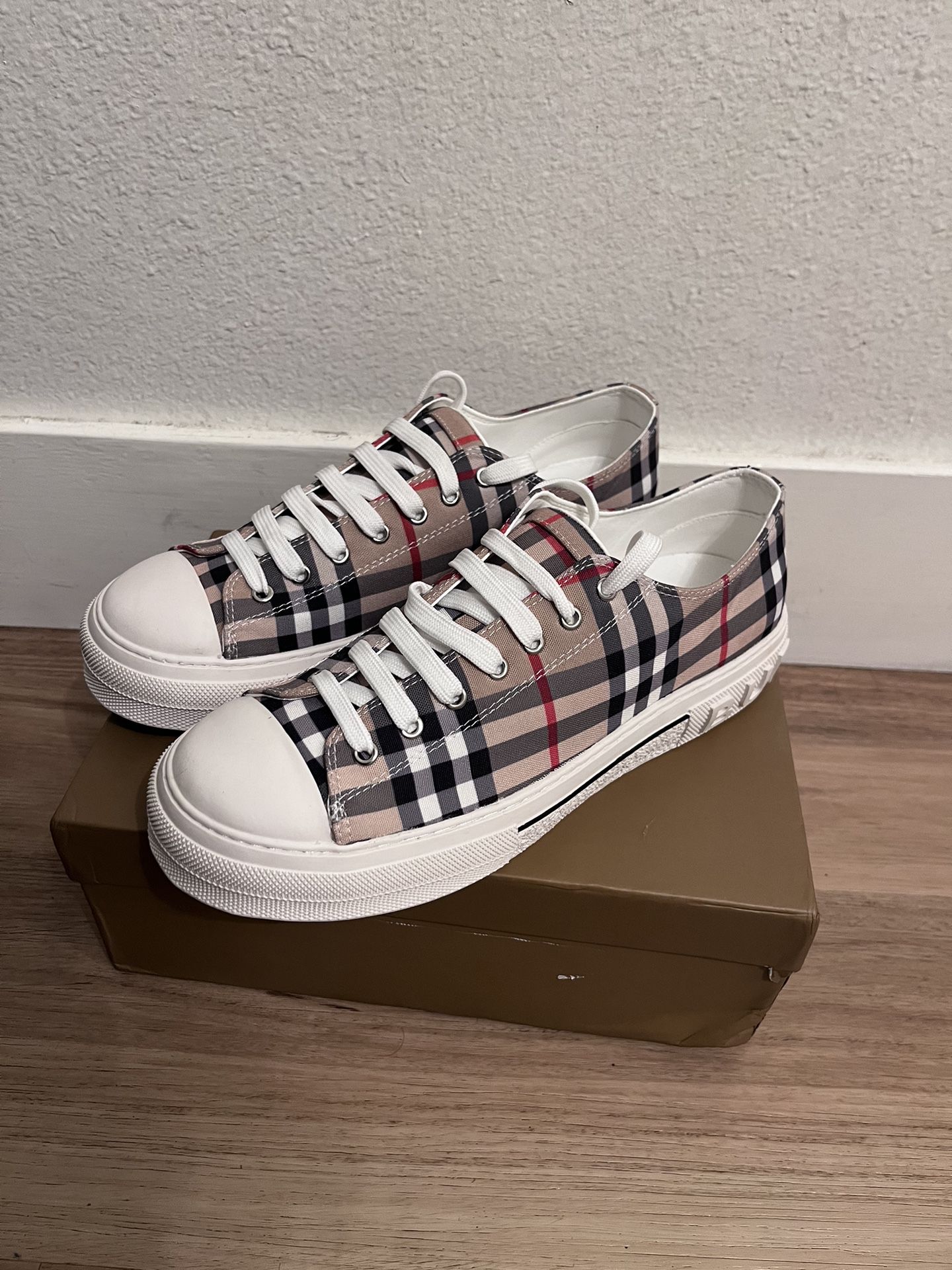 Burberry Shoes 