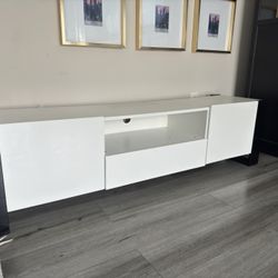 TV STAND 