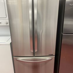 LG Bottom Freezer Fridge/ Nevera lG 