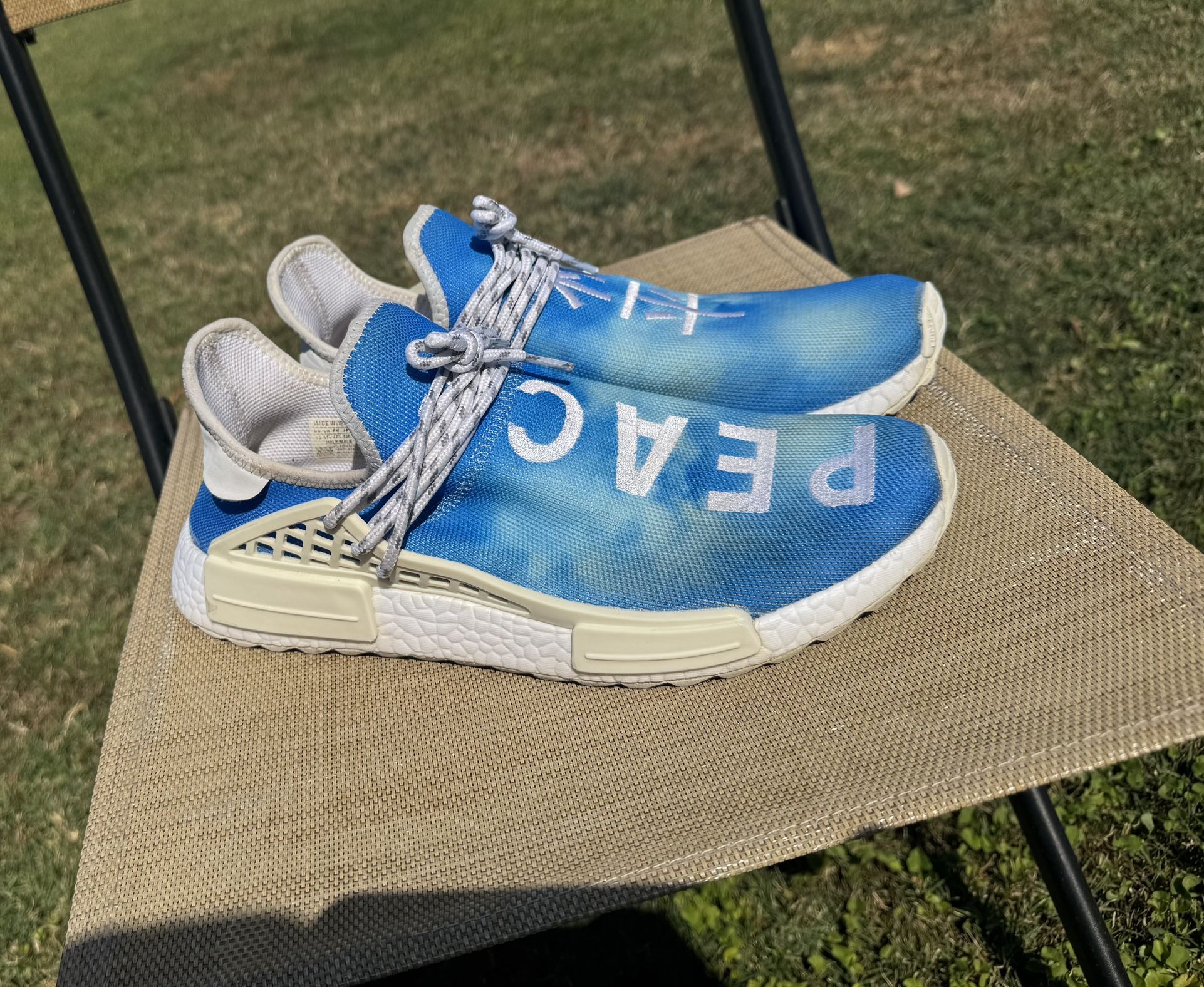 HU Pharrell nMD China Blue