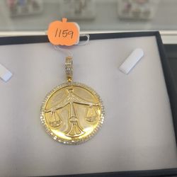 10k Gold Diamond Pendant Around It 13.6 Grams Layway Available 10% Down If You Interested Please Make Sure You Ask For Maribel Thank You 