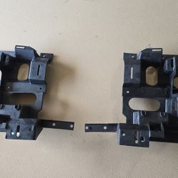 Chevy Silverado Headlight Bracket Cateye
