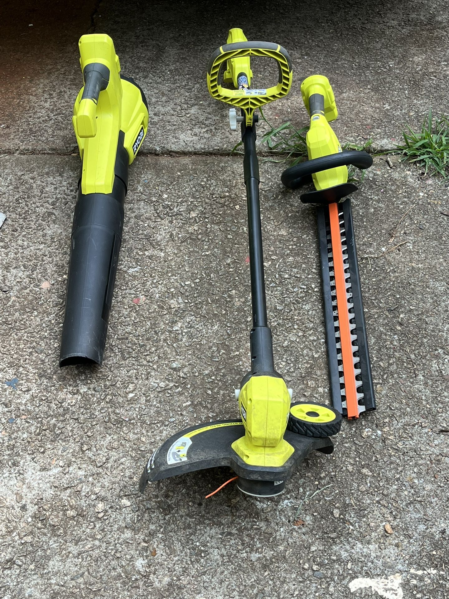 Ryobi 18 V string trimmer, hedge trimmer, leaf blower (Tools only)used 80