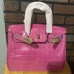 Gorgeous fashionable bag very pretty for summer 😍