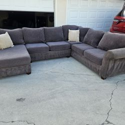 U-Shape Sectional Sofa 💥 Free Delivery 💥 